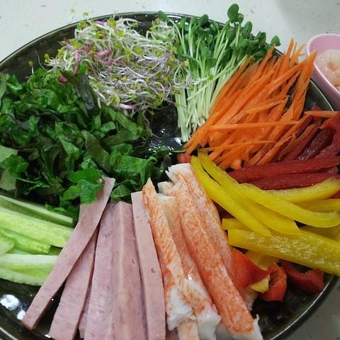 증평 쌈촌: 푸짐한 쌈 채소와 정성 가득한 맛의 향연